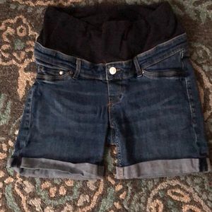 H&M maternity shorts
